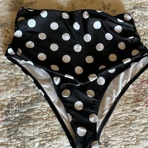 Bikini bottom size medium pre-loved
